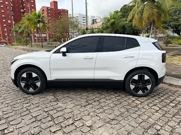 Volvo EX30 - Imagem 1