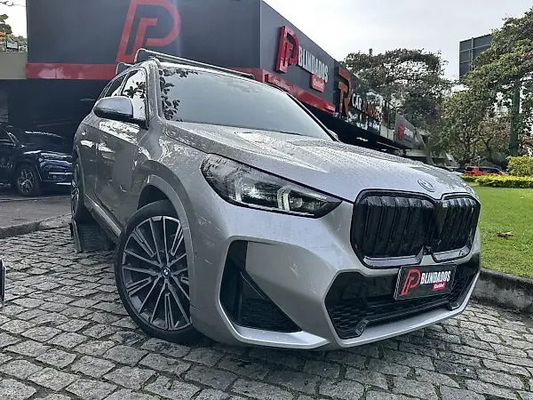 BMW IX1 - Imagem 1