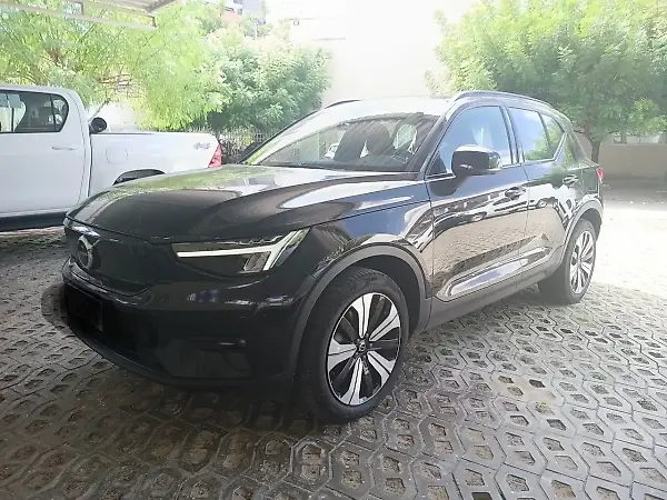 Volvo XC40 Recharge - Imagem 1