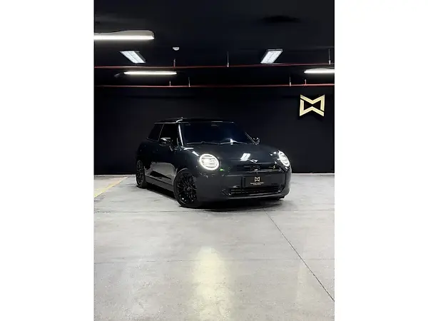 Mini Cooper SE - Imagem 1