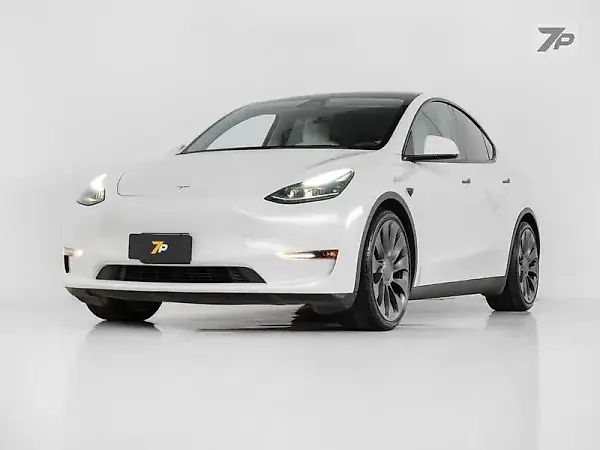 Tesla Model Y - Imagem 1