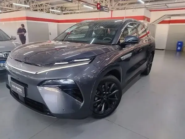 BYD Atto 8 - Imagem 1