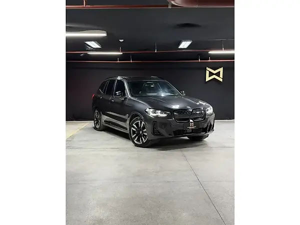 BMW IX3 - Imagem 1