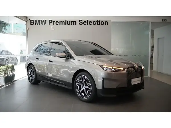 BMW Ix - Imagem 1