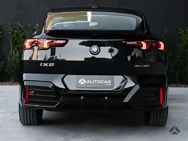 BMW IX2 - Imagem 3