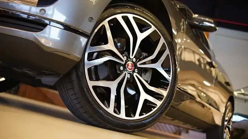 Jaguar I-pace - Imagem 5