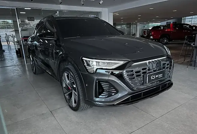Audi Q8 E-tron - Imagem 1