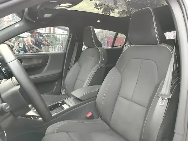 Volvo C40 Recharge - Imagem 3