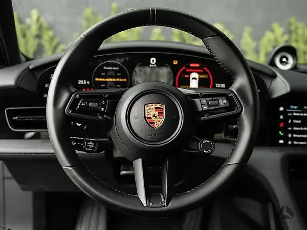Porsche Taycan - Imagem 5