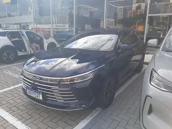 BYD King Dm-i - Imagem 1