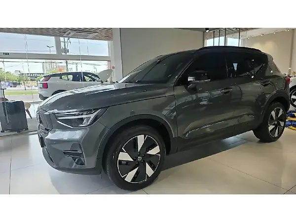 Volvo EX40 - Imagem 1