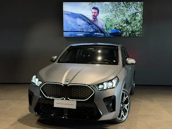 BMW IX2 - Imagem 1
