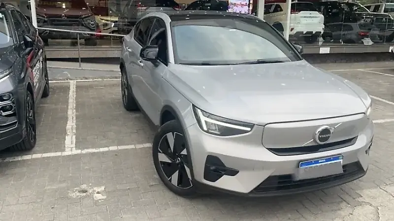 Volvo C40 Recharge - Imagem 1