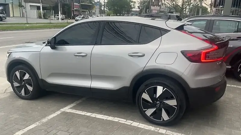 Volvo C40 Recharge - Imagem 2