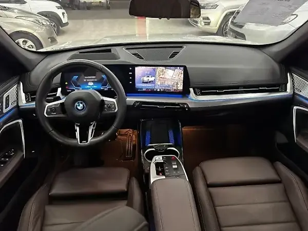 BMW IX1 - Imagem 2