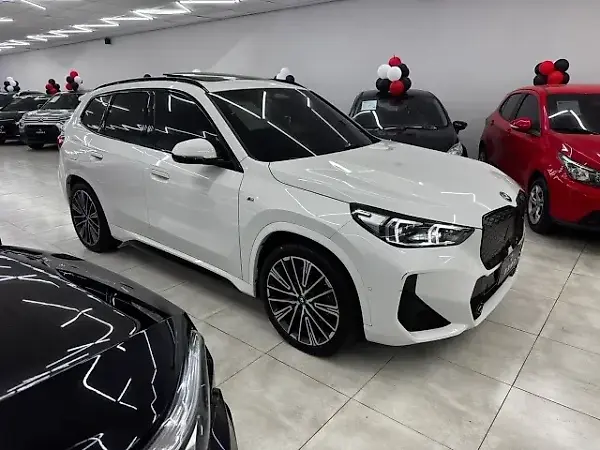 BMW IX1 - Imagem 3
