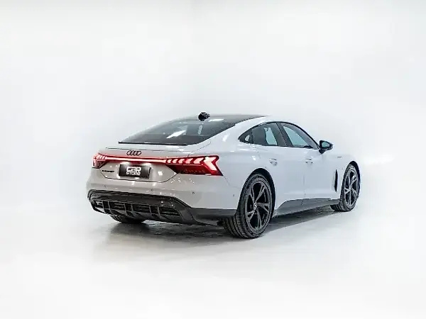 Audi E-tron  GT - Imagem 3