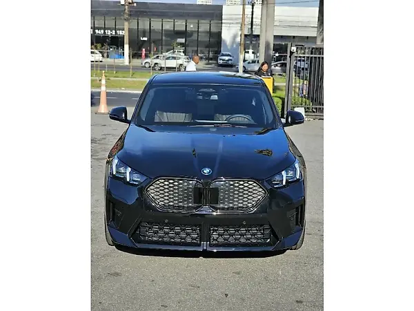 BMW IX2 - Imagem 2