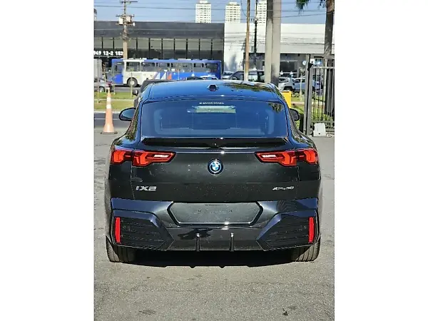 BMW IX2 - Imagem 5
