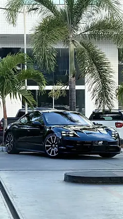 Porsche Taycan - Imagem 1
