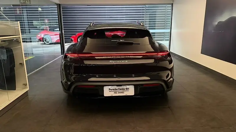 Porsche Taycan - Imagem 5