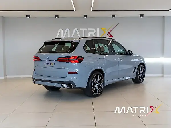 BMW X5 Xdrive50e - Imagem 2