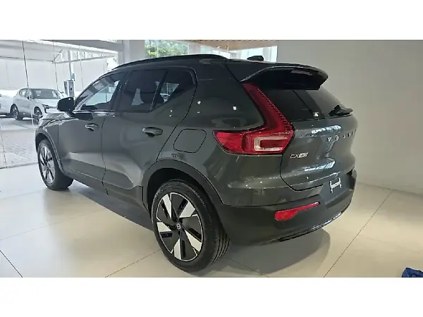 Volvo EX40 - Imagem 3