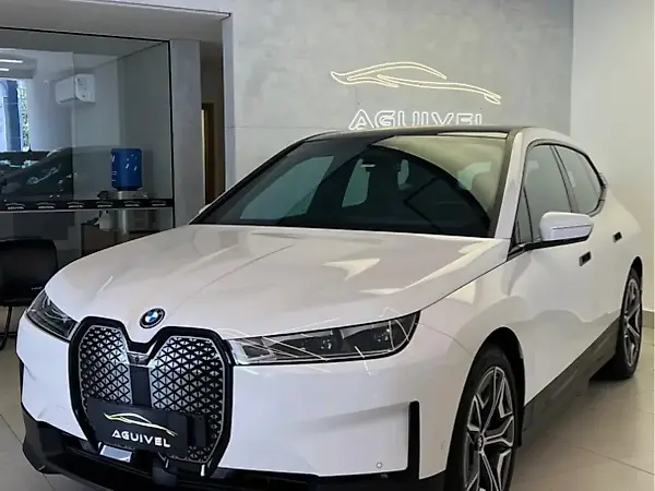 BMW IX2 - Imagem 1