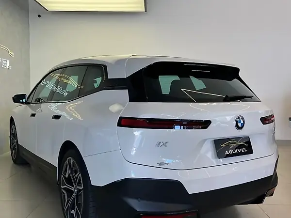 BMW IX2 - Imagem 4