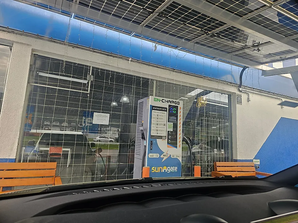 Foto 2 da estação On-Charge | Sun Gate Energia Solar